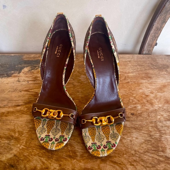 GUCCI Pineapple Print Open Toe Heels Chain Detail Only Worn Once 38.5C Italy - Picture 13 of 14